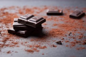 افزایش کلسترول از مضرات خوردن شکلات است